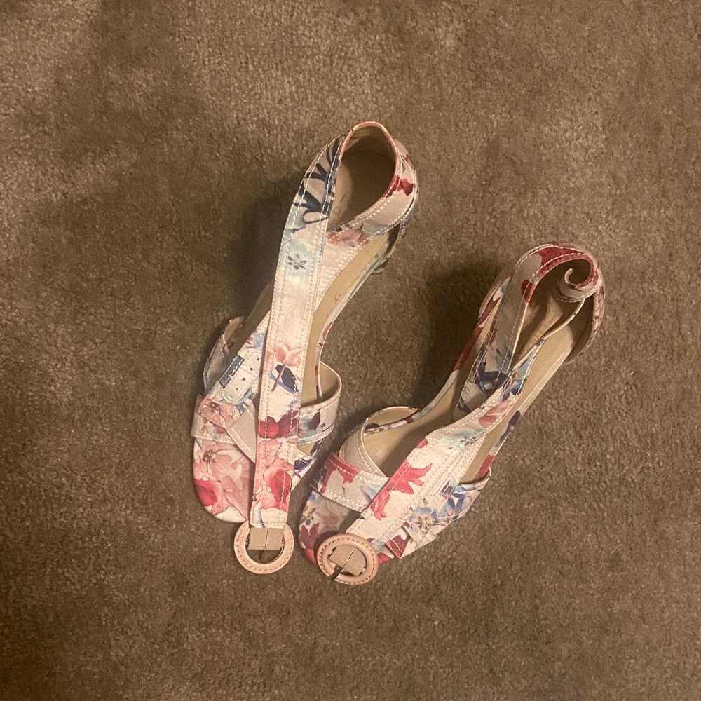 Naturalizer Multicolor Floral Heels